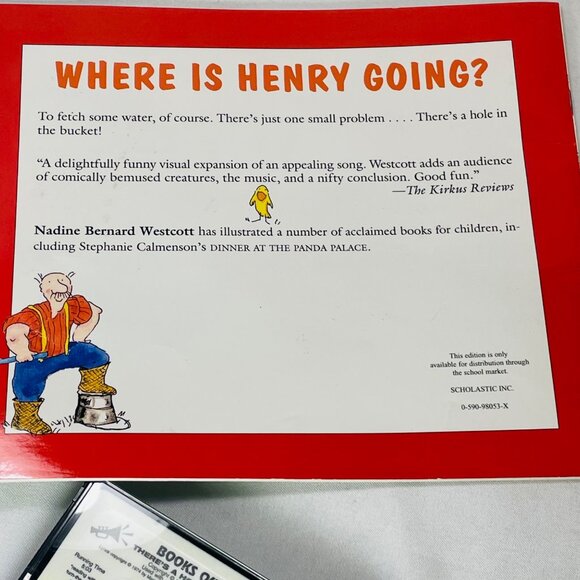 "Theres A Hole In The Bucket" Book & Cassette Set By Nadine Bernard Westcott - Picture 5 of 14